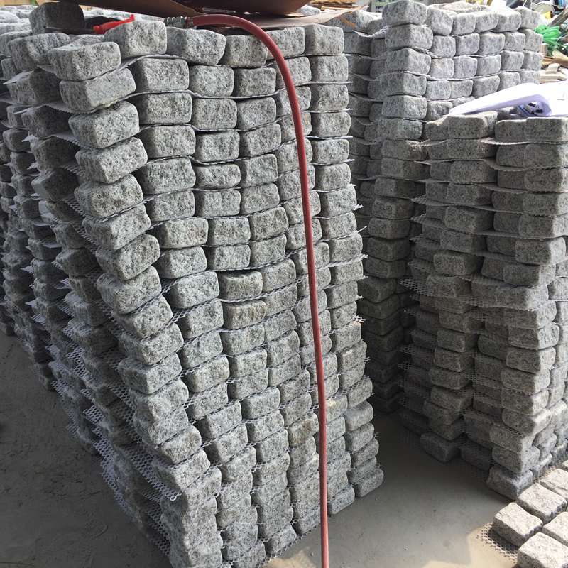 Fan Shape Cube Stone On Mesh Suppliers & Importers